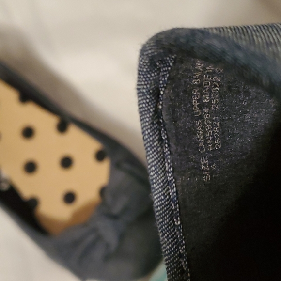 Childrens place size 4 canvas denim slip ins rubber sole - Picture 6 of 6